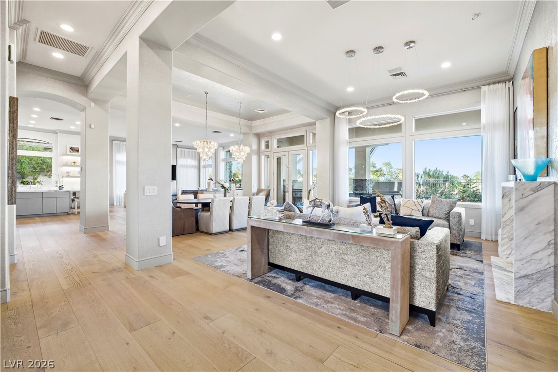 9320 Tournament Canyon Drive