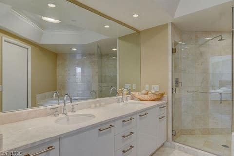 Tiny photo for 222 KAREN Avenue #3805, Las Vegas, NV 89109 (MLS # 2797645)