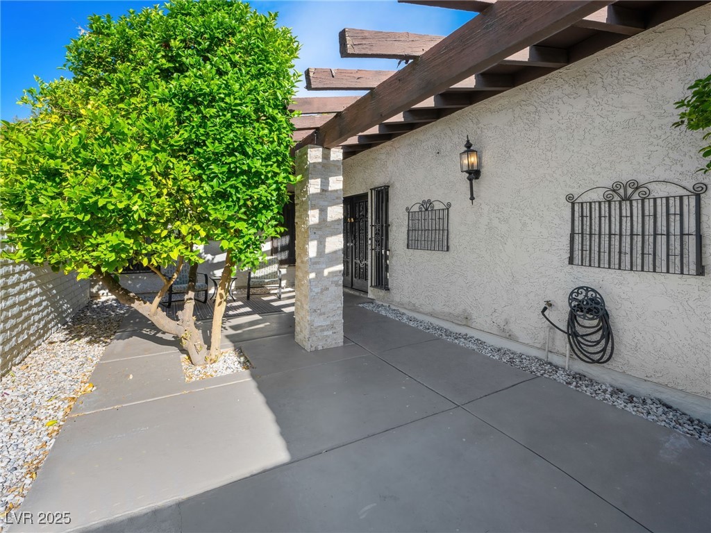 Properties 3 2104 Plaza De La Candela