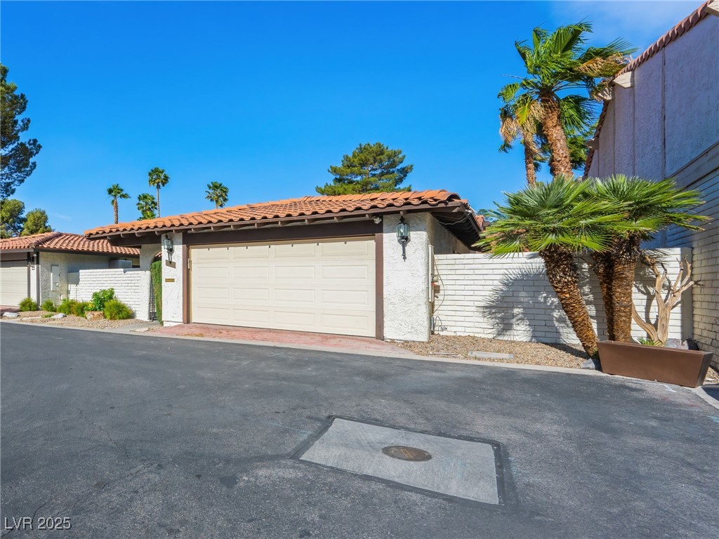 Properties 2 2104 Plaza De La Candela