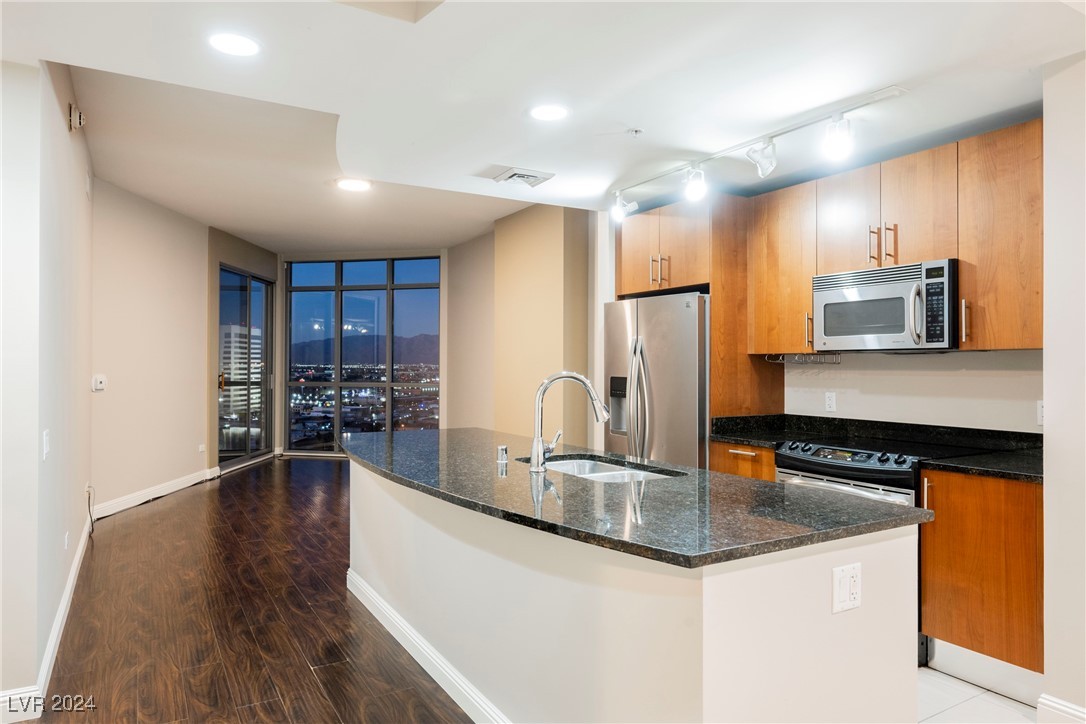 200 W Sahara Avenue 1510