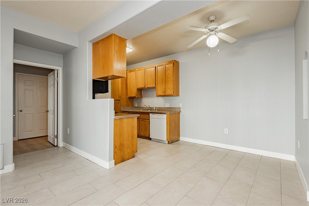 3318 DECATUR Boulevard 1082