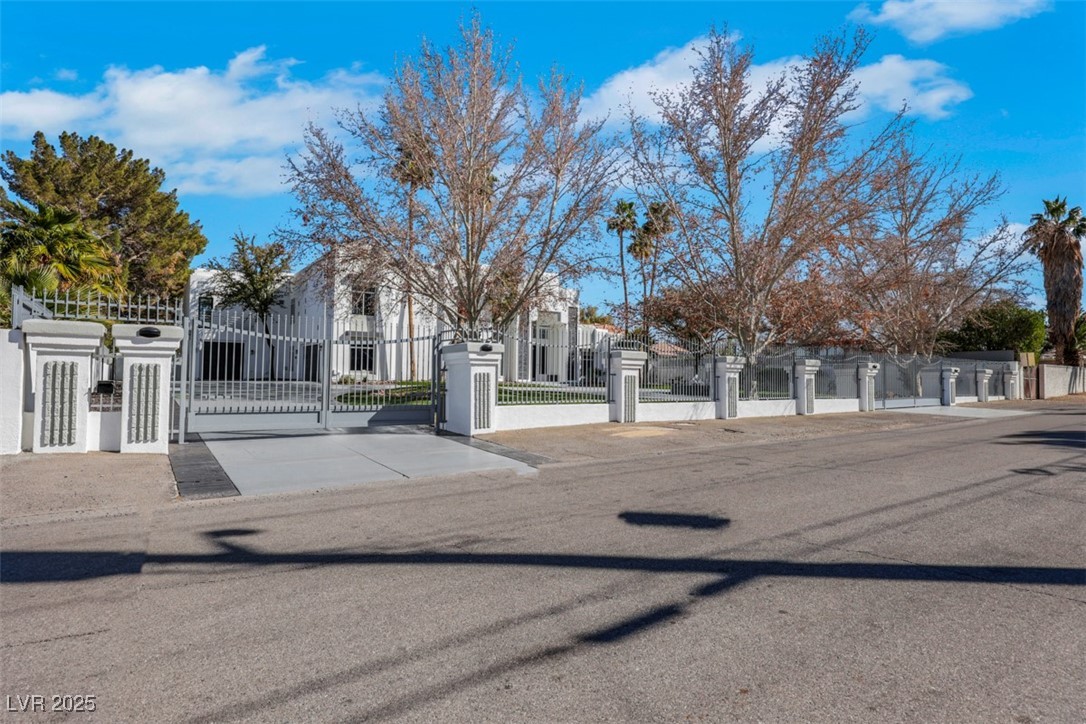 3860 Hildebrand Lane