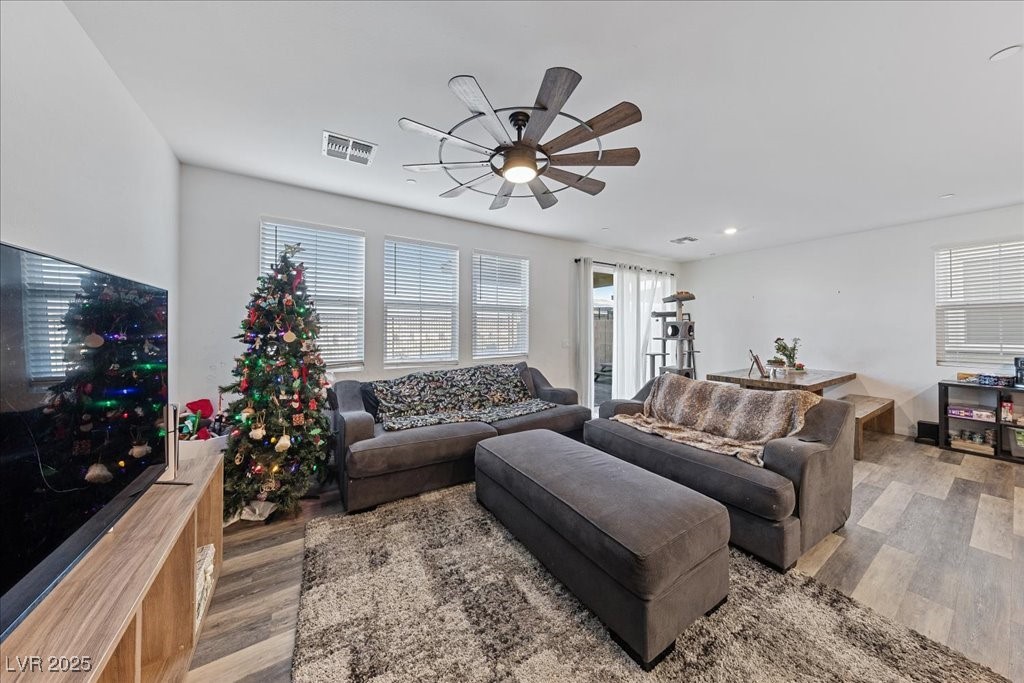 Henderson, Nevada 89044, United States, 5 Bedrooms Bedrooms, ,3 BathroomsBathrooms,Residential,Active,257600