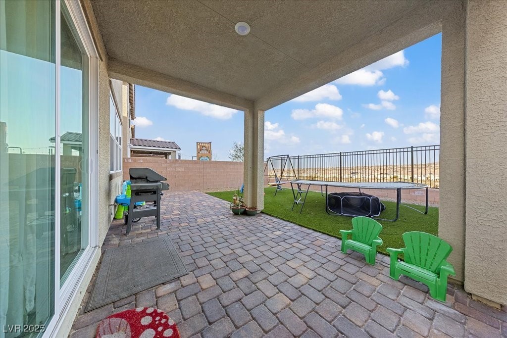 Henderson, Nevada 89044, United States, 5 Bedrooms Bedrooms, ,3 BathroomsBathrooms,Residential,Active,257600