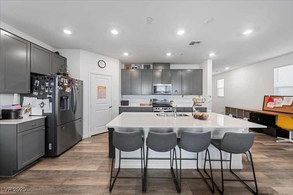 Henderson, Nevada 89044, United States, 5 Bedrooms Bedrooms, ,3 BathroomsBathrooms,Residential,Active,257600