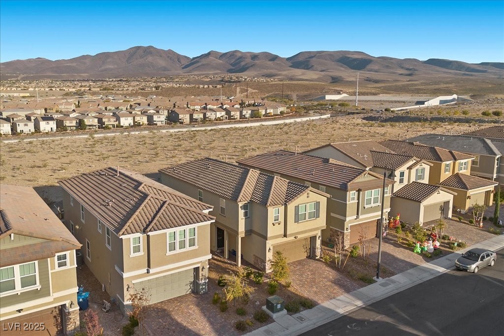 Henderson, Nevada 89044, United States, 5 Bedrooms Bedrooms, ,3 BathroomsBathrooms,Residential,Active,257600