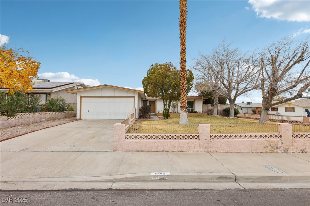 6912 Singing Dunes Lane