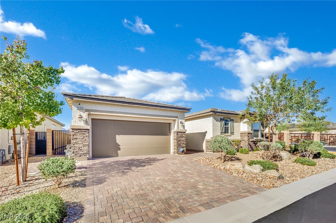 9609 Lexington Arch Street