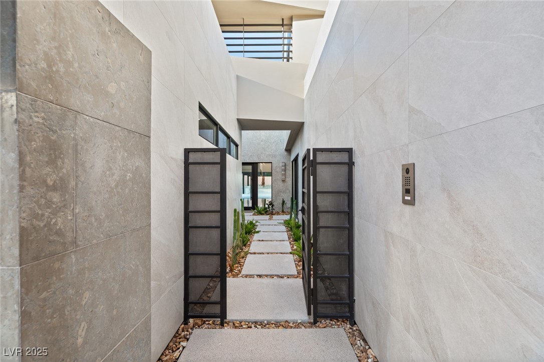 620 Dragon Mountain Court