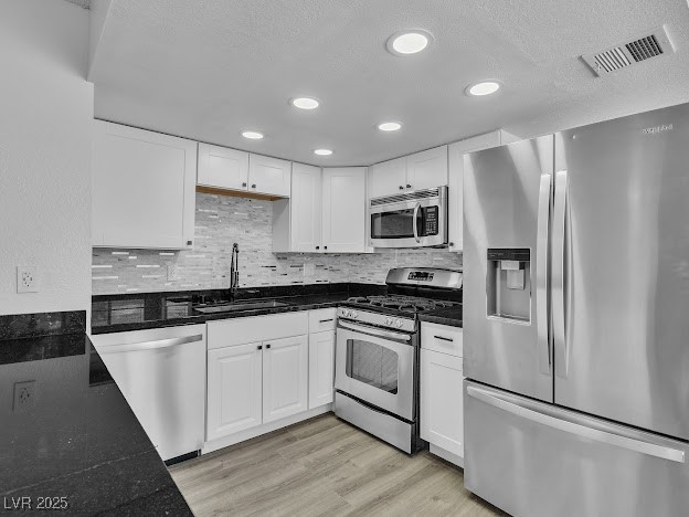 Las Vegas, Nevada 89128, United States, 2 Bedrooms Bedrooms, ,2 BathroomsBathrooms,Residential,Active,7476