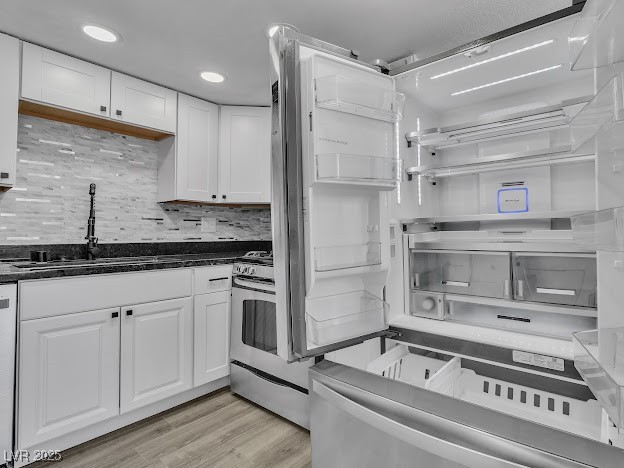 Las Vegas, Nevada 89128, United States, 2 Bedrooms Bedrooms, ,2 BathroomsBathrooms,Residential,Active,7476