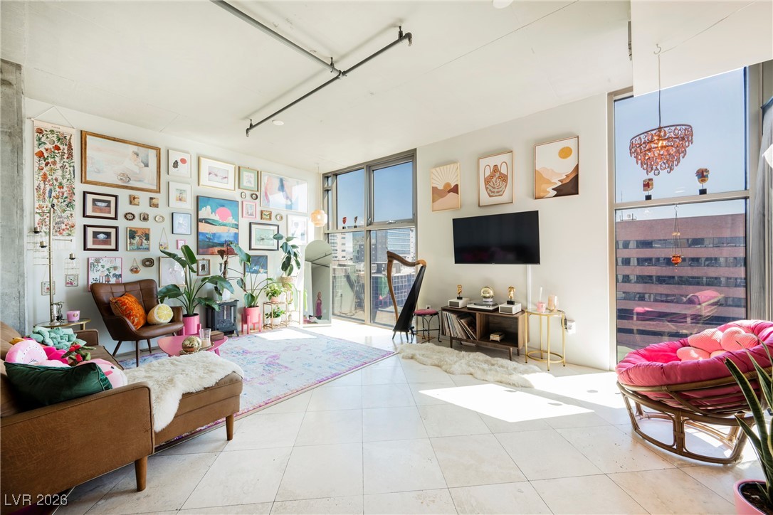 353 E Bonneville Avenue 753