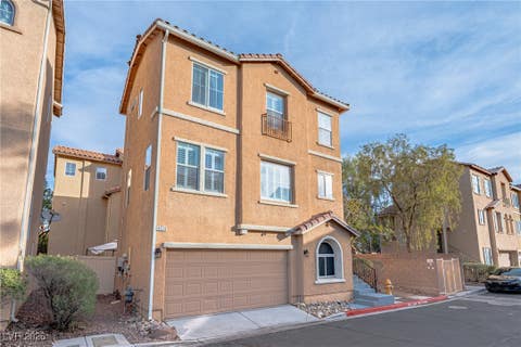 Homes For Sale - 4774 Priory Gardens Street<br/> Clark County, Las Vegas, NV 89130