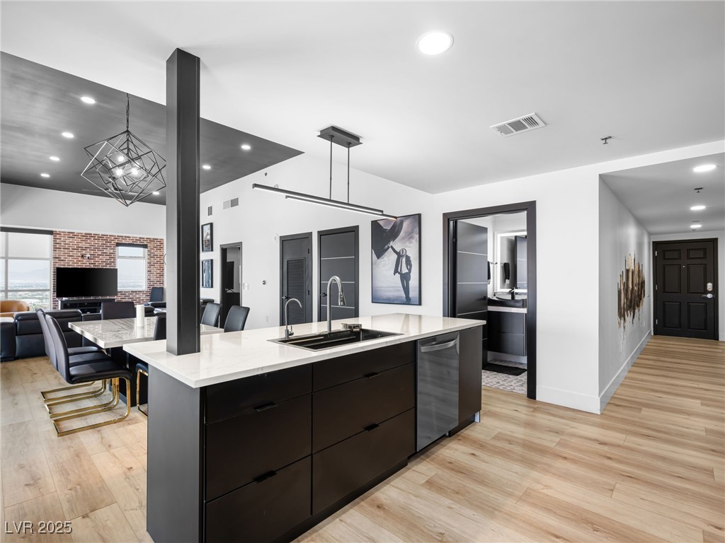 150 Las Vegas Boulevard 2304