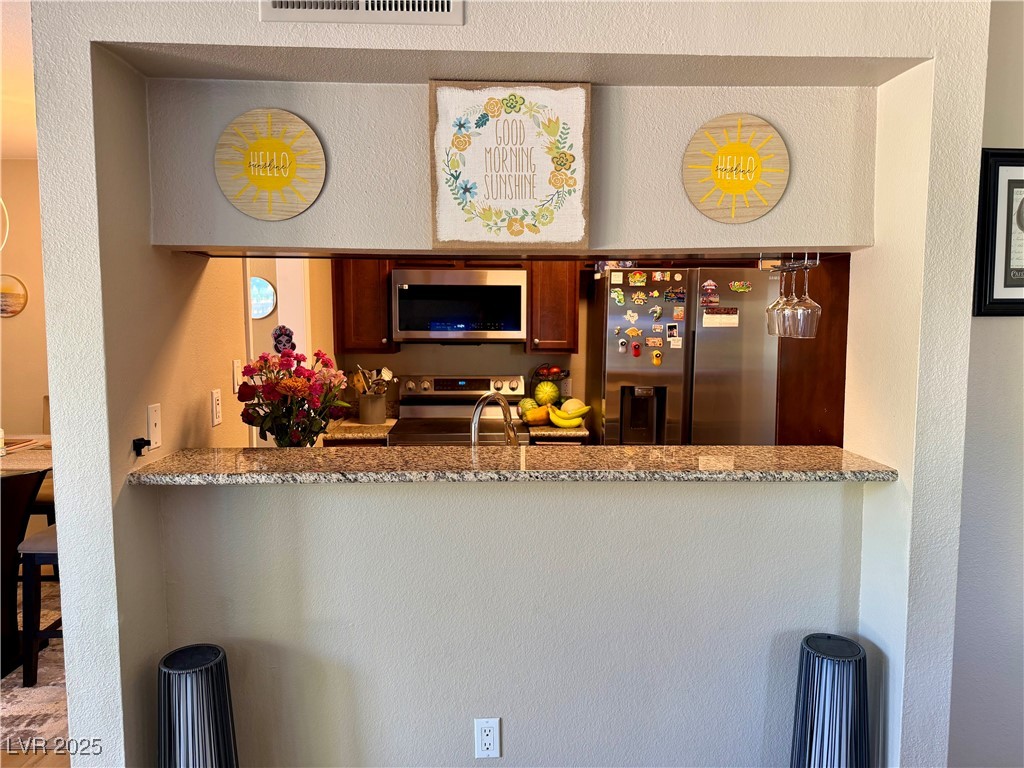 778 Oakmont Avenue 305