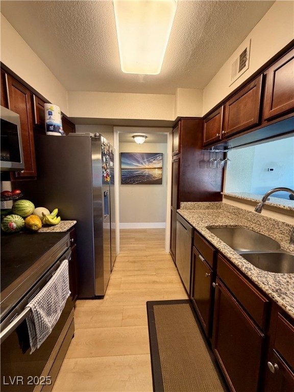 778 Oakmont Avenue 305