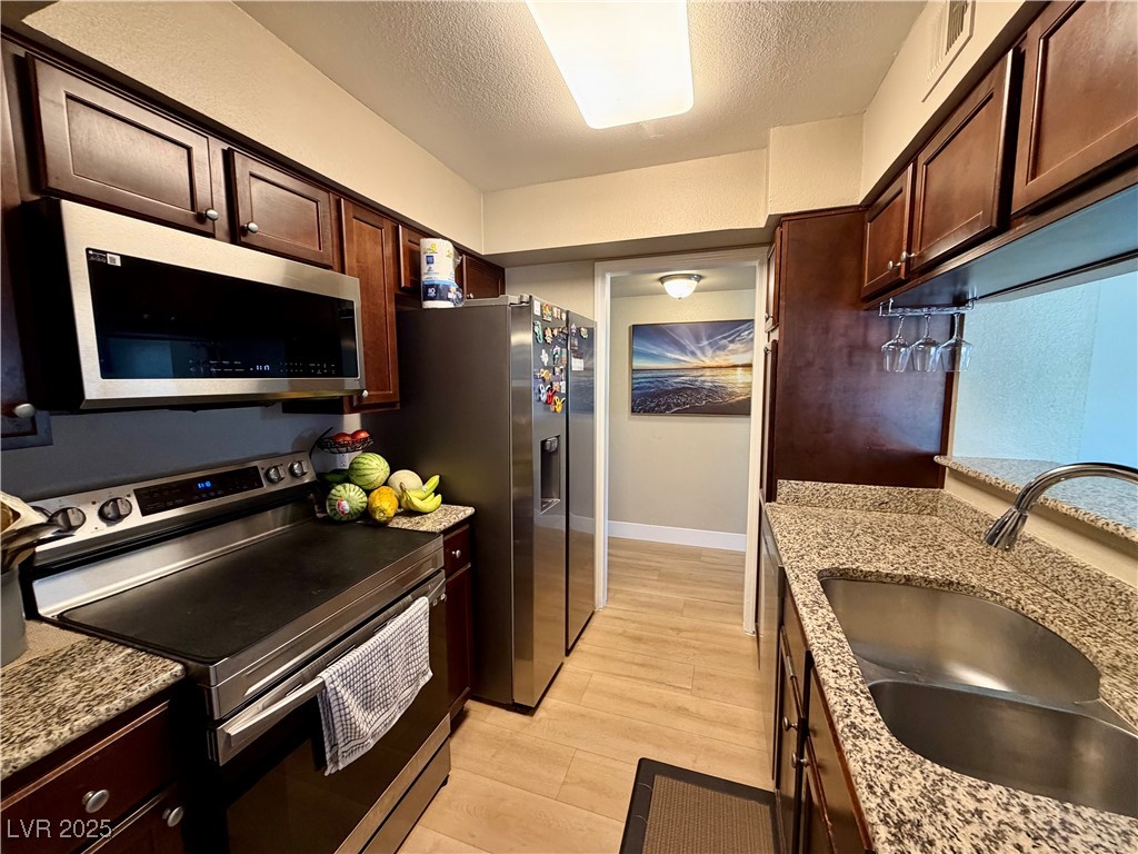 778 Oakmont Avenue 305