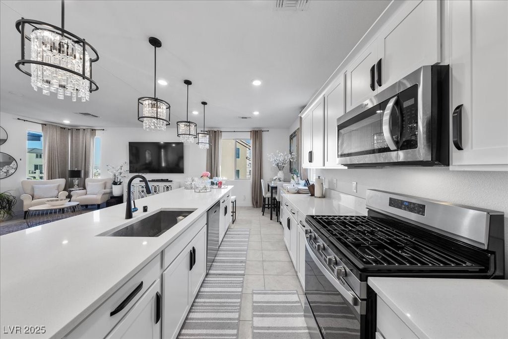 Las Vegas, Nevada 89141, United States, 4 Bedrooms Bedrooms, ,3 BathroomsBathrooms,Residential,Active,251456