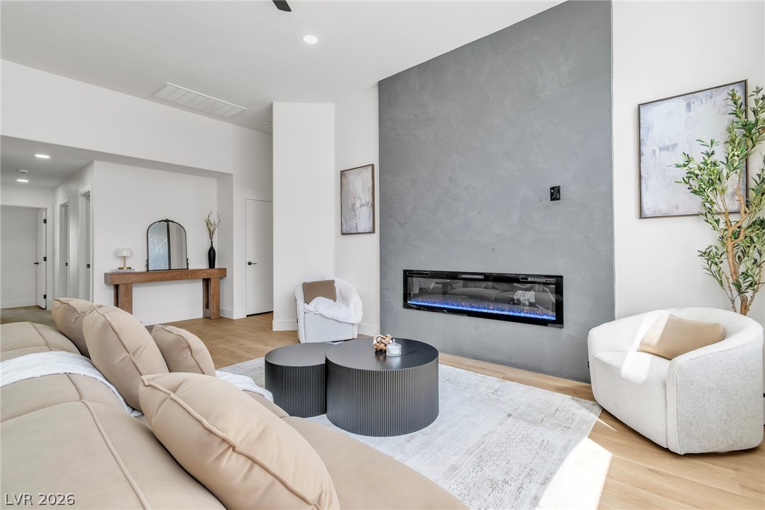 1143 Sierra Laurel Court