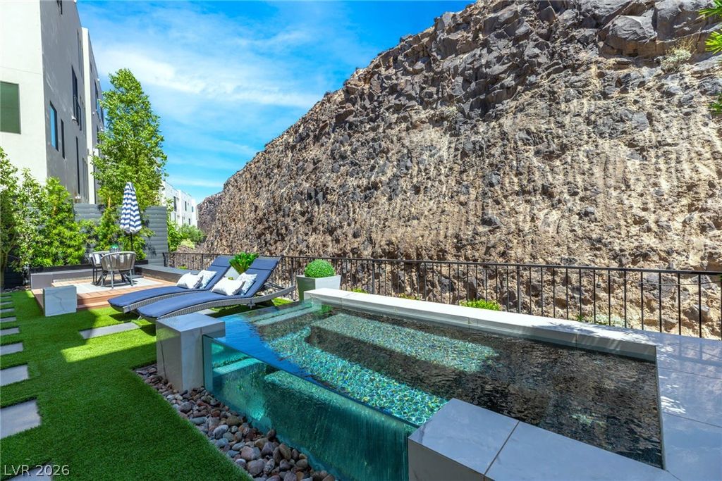 Photo of 426 Tranquil Peak Court, Henderson, NV 89012 (MLS # 2773697)