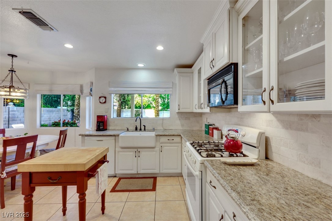 Las Vegas, Nevada 89123, United States, 3 Bedrooms Bedrooms, ,3 BathroomsBathrooms,Residential,Pending,131246