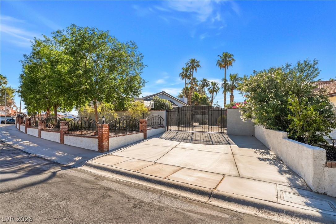 3181 Shadow Bluff Avenue