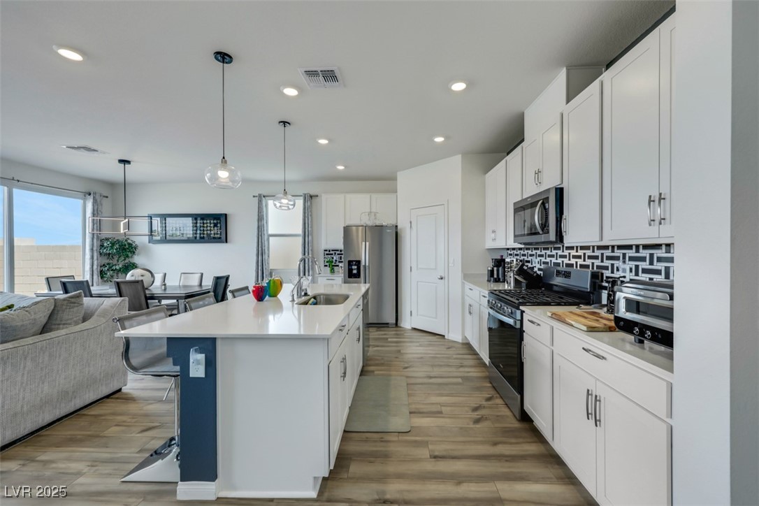 Las Vegas, Nevada 89139, United States, 5 Bedrooms Bedrooms, ,3 BathroomsBathrooms,Residential,Active,114632