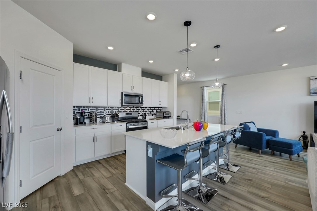 Las Vegas, Nevada 89139, United States, 5 Bedrooms Bedrooms, ,3 BathroomsBathrooms,Residential,Active,114632