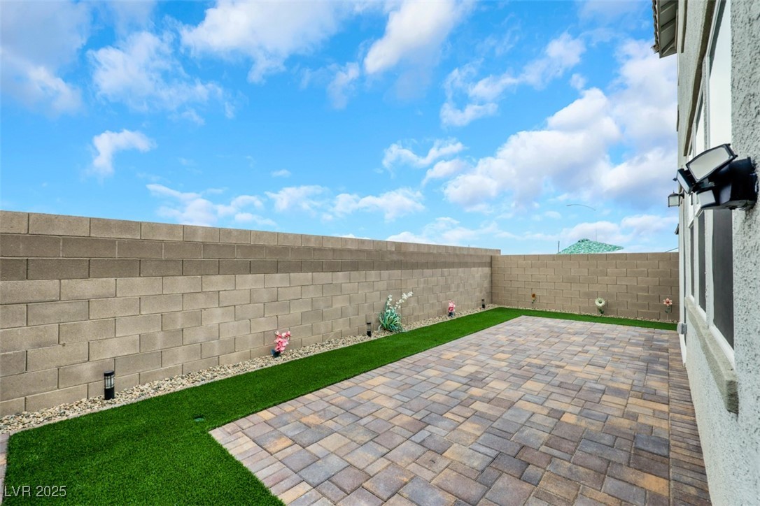 Las Vegas, Nevada 89139, United States, 5 Bedrooms Bedrooms, ,3 BathroomsBathrooms,Residential,Active,114632