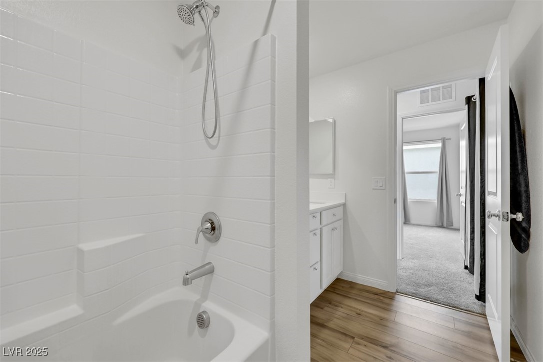 Las Vegas, Nevada 89139, United States, 5 Bedrooms Bedrooms, ,3 BathroomsBathrooms,Residential,Active,114632