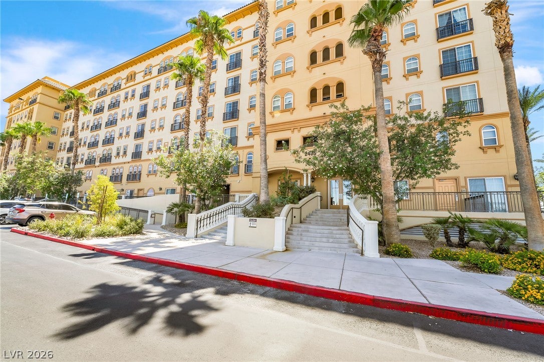 2405 W Serene Avenue 529
