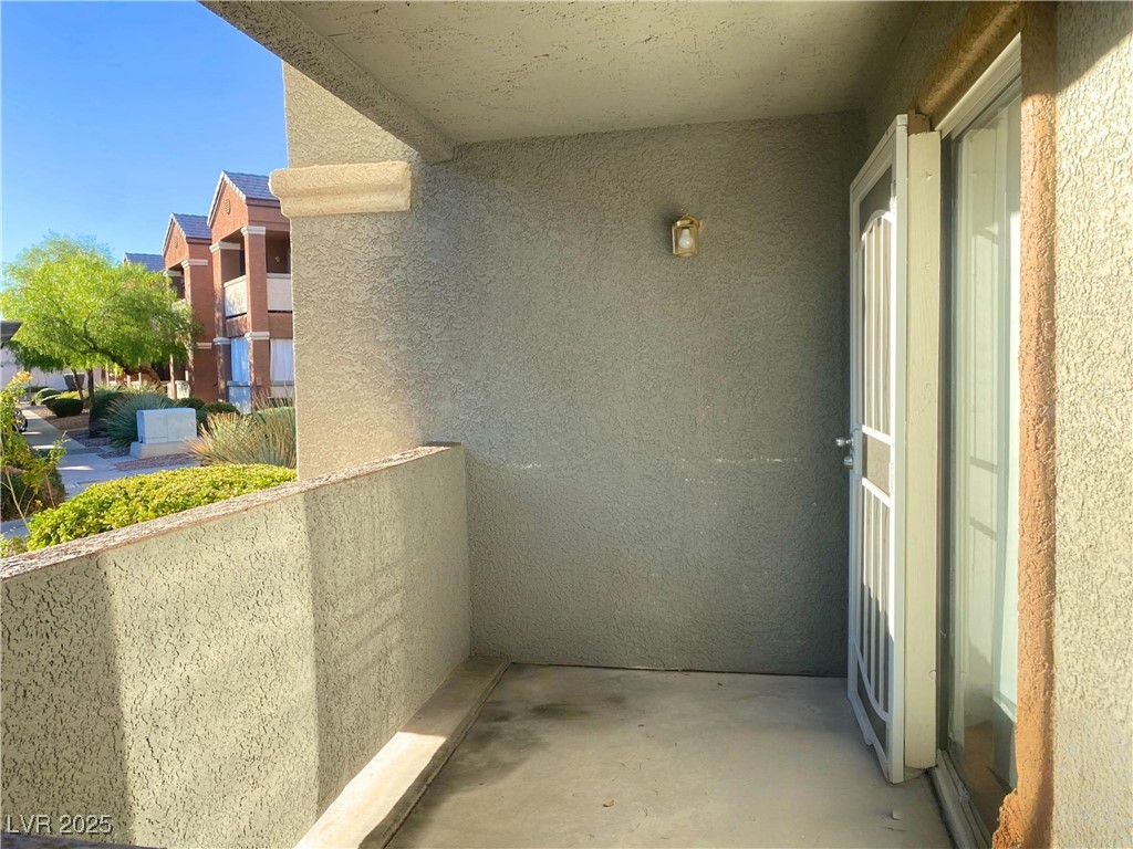 Las Vegas, Nevada 89183, United States, 2 Bedrooms Bedrooms, ,2 BathroomsBathrooms,Residential,Active,240940