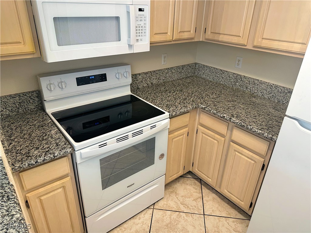 Las Vegas, Nevada 89183, United States, 2 Bedrooms Bedrooms, ,2 BathroomsBathrooms,Residential,Active,240940