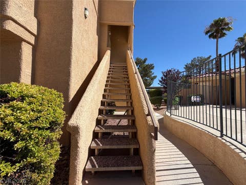 Condo For Rent - 900 Heavenly Hills Court #204<br/> Clark County, Las Vegas, NV 89145