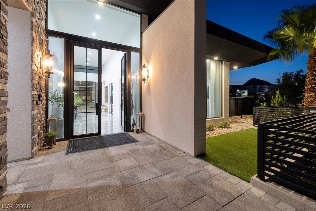 13 Rainbow Point Place