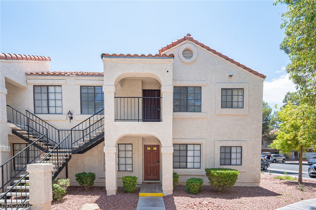 4729 Nara Vista Way 202