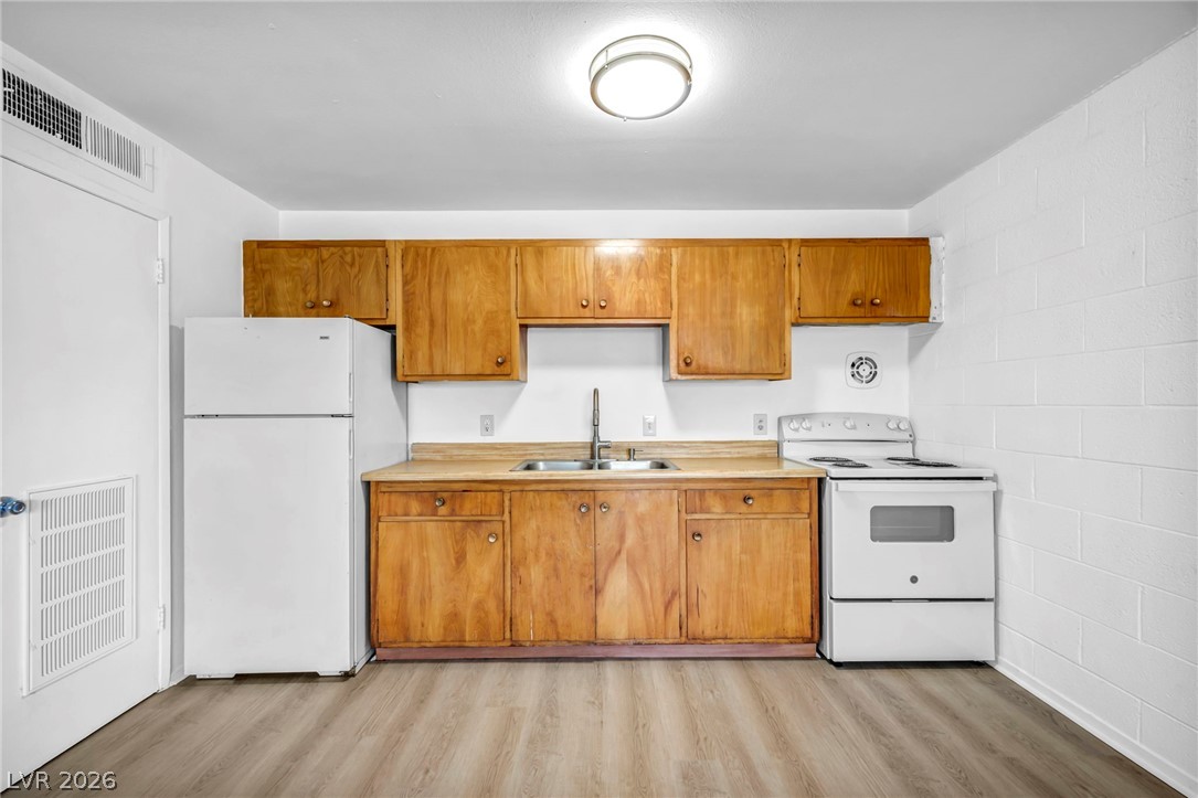 3720 S Royal Crest Circle 6