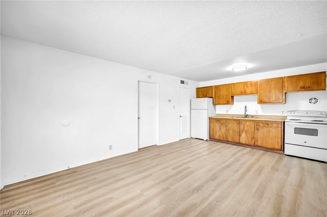 3720 S Royal Crest Circle 6