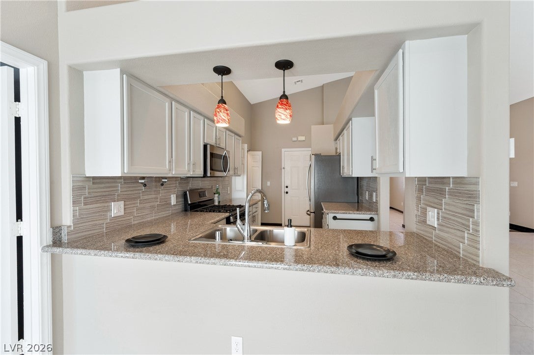 5049 Forest Oaks Drive