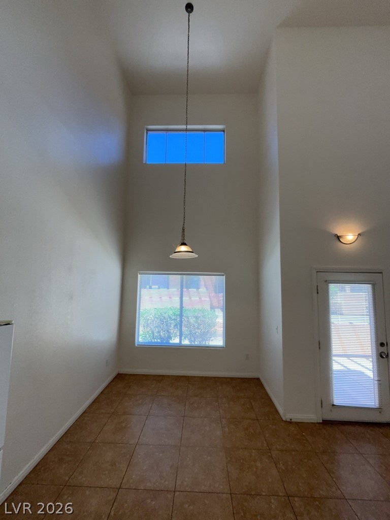 4915 E Russell Road 180