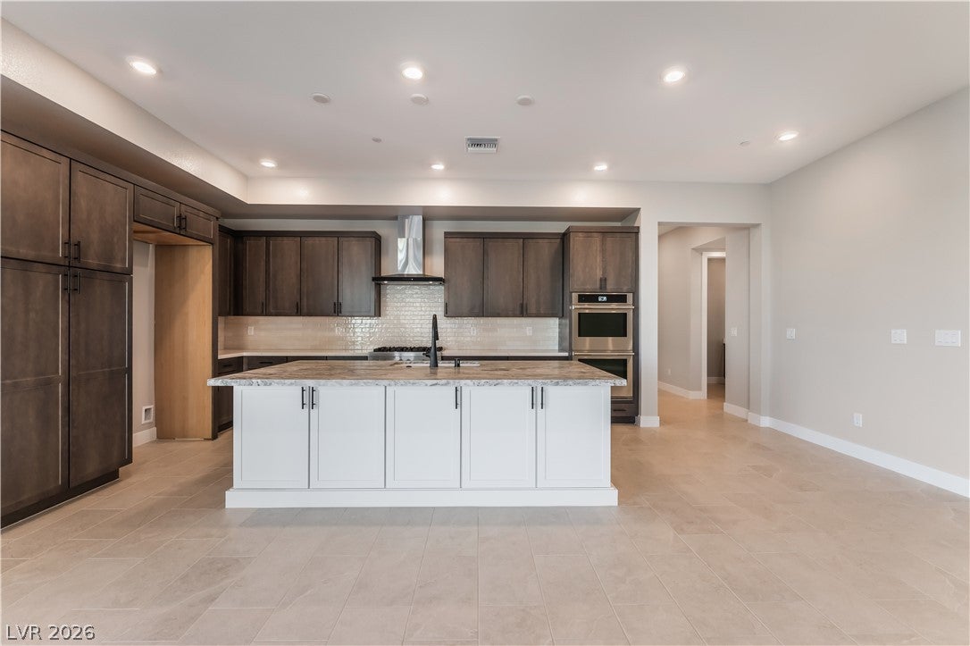 9132 Las Manaitas Avenue 302