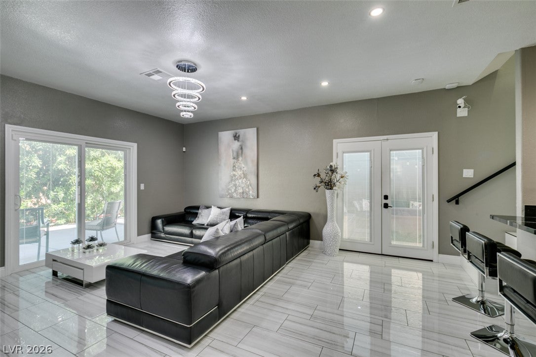 1412 W Bow Creek Court