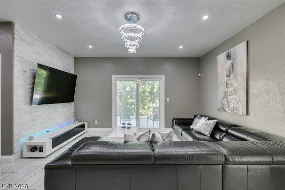 1412 W Bow Creek Court