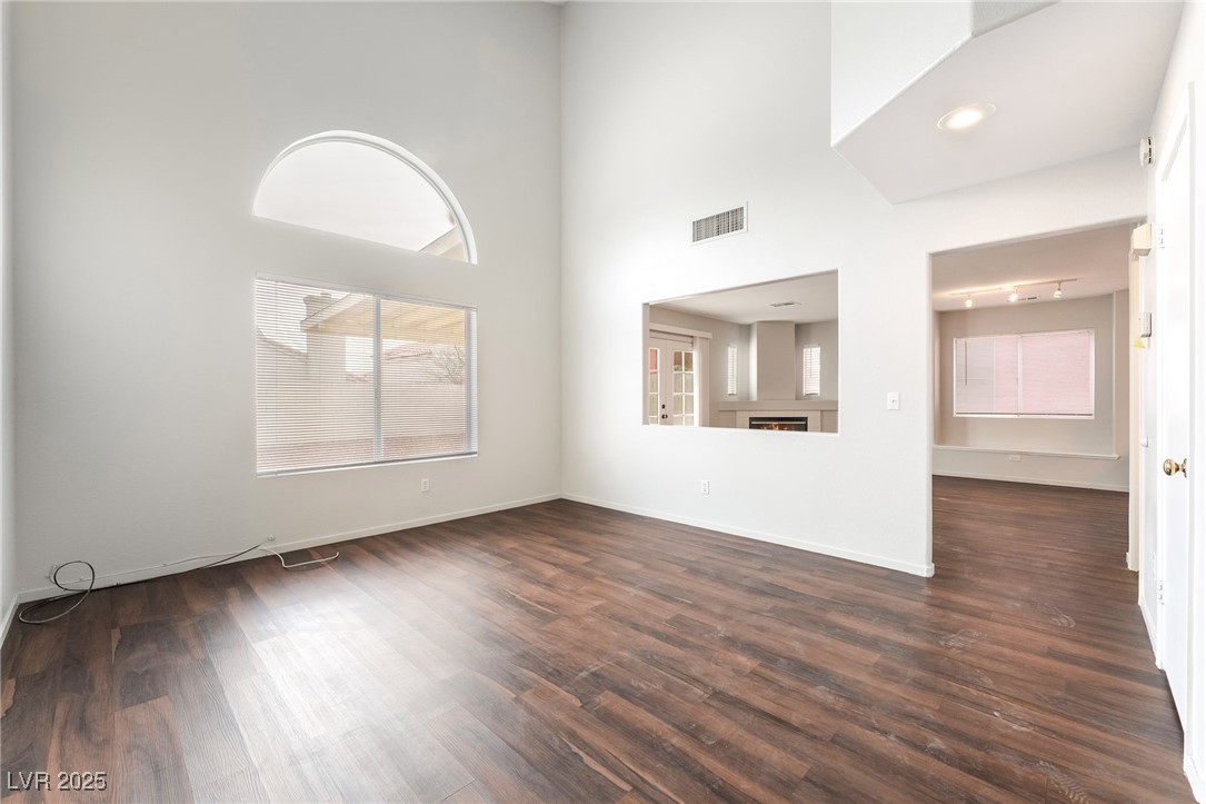 1904 Cedar Bluffs Way