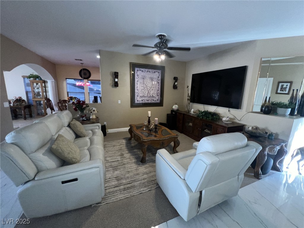 6596 Secluded Avenue