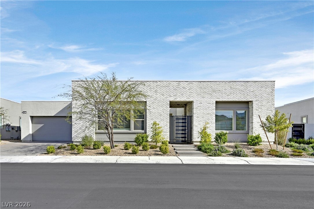 Properties 1 472 Sand Dune Arch Street