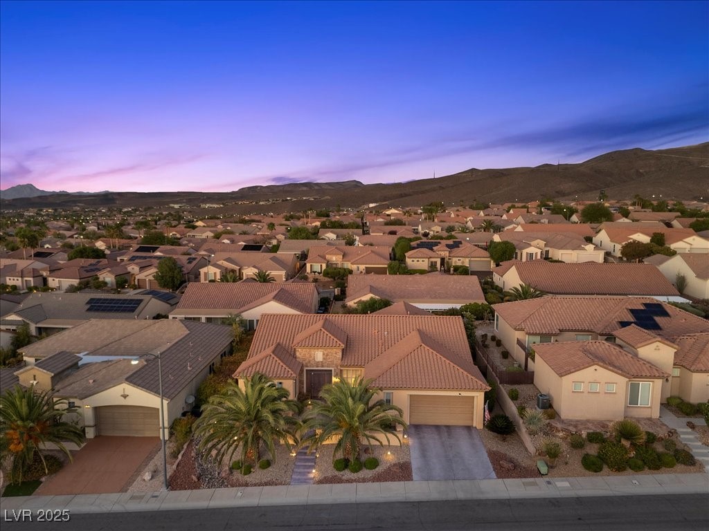 Henderson, Nevada 89044, United States, 2 Bedrooms Bedrooms, ,3 BathroomsBathrooms,Residential,Active,230899