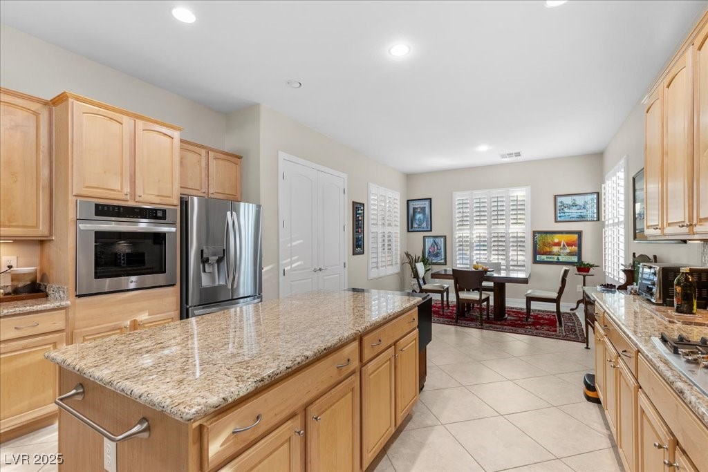 Henderson, Nevada 89044, United States, 2 Bedrooms Bedrooms, ,3 BathroomsBathrooms,Residential,Active,230899