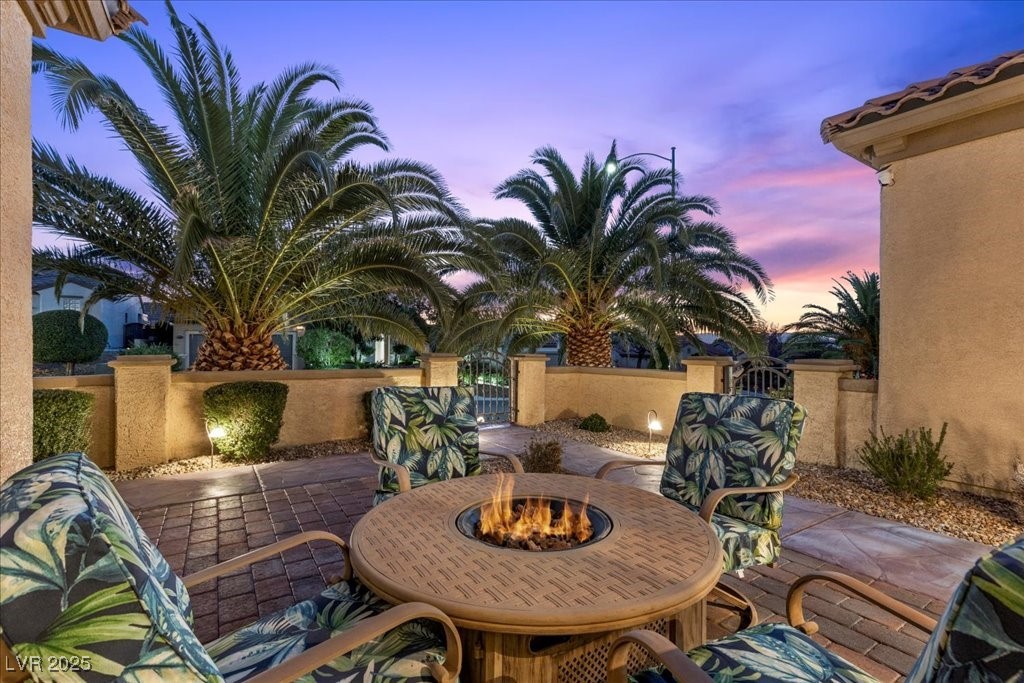 Henderson, Nevada 89044, United States, 2 Bedrooms Bedrooms, ,3 BathroomsBathrooms,Residential,Active,230899